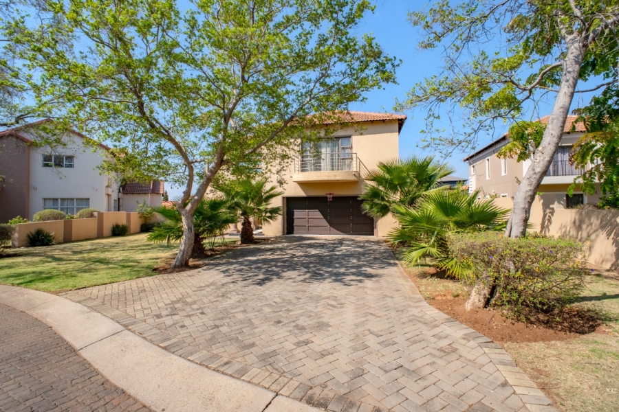 4 Bedroom Property for Sale in Copperleaf Estate Gauteng