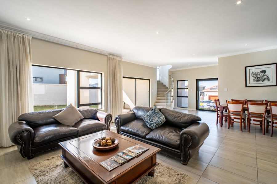 4 Bedroom Property for Sale in Blue Valley Golf Estate Gauteng