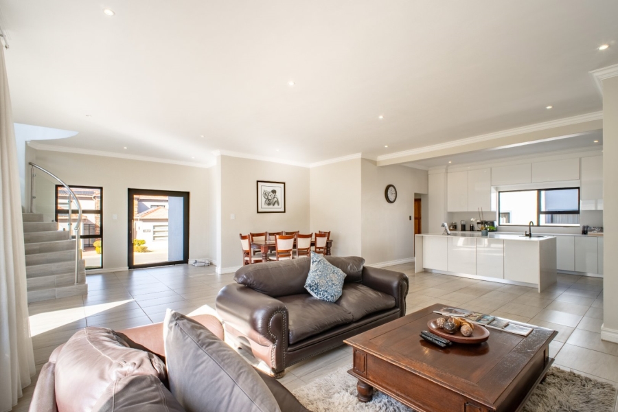 4 Bedroom Property for Sale in Blue Valley Golf Estate Gauteng