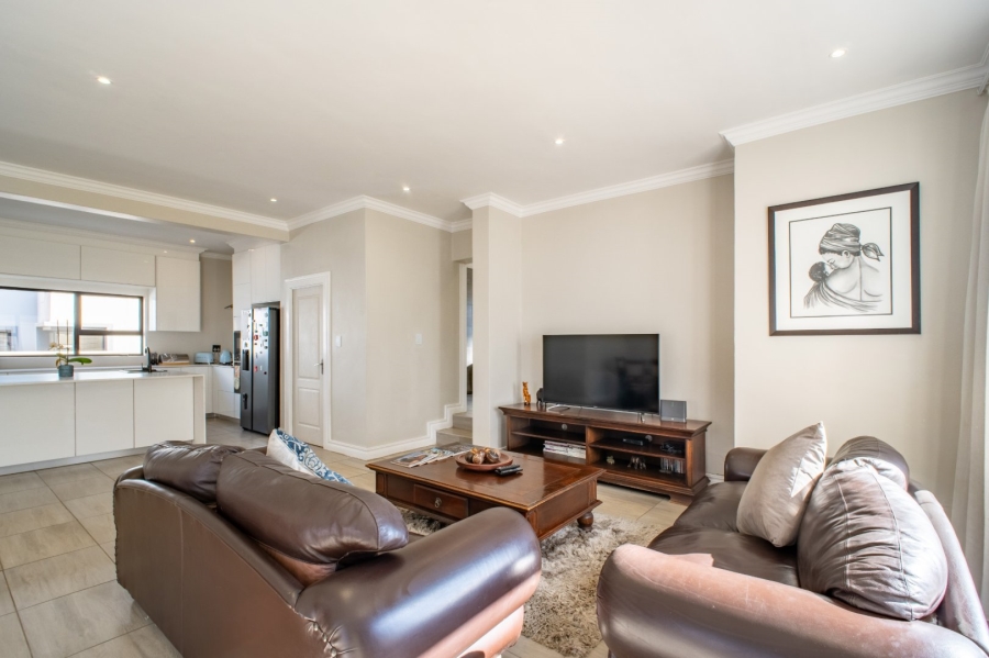 4 Bedroom Property for Sale in Blue Valley Golf Estate Gauteng