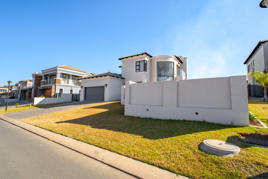 4 Bedroom Property for Sale in Blue Valley Golf Estate Gauteng