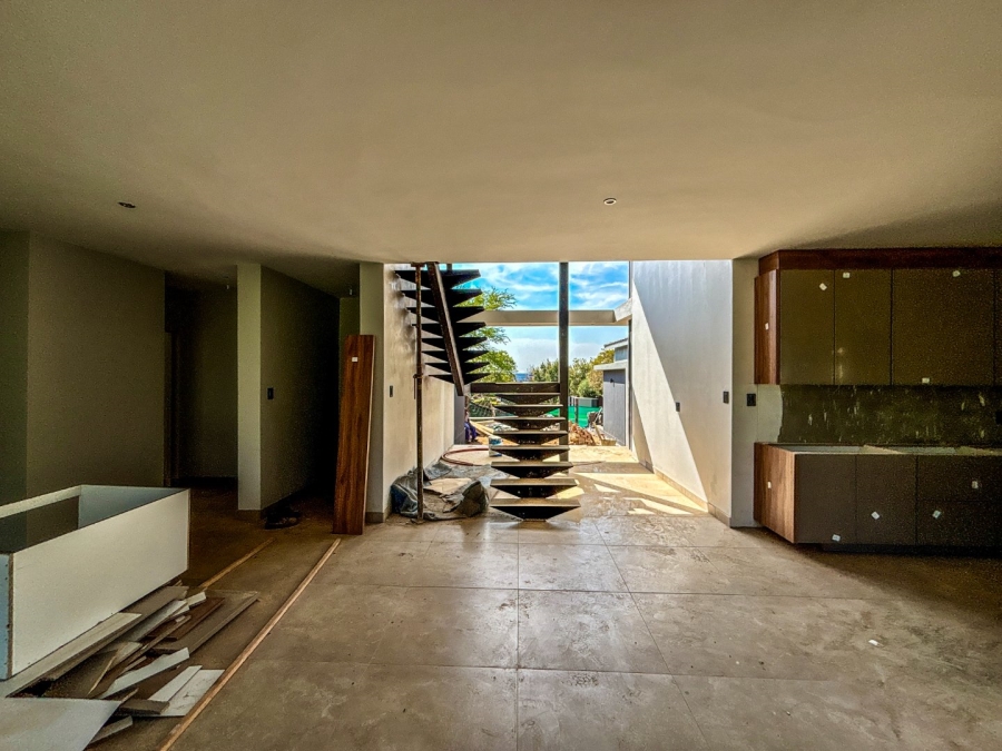 5 Bedroom Property for Sale in Copperleaf Estate Gauteng