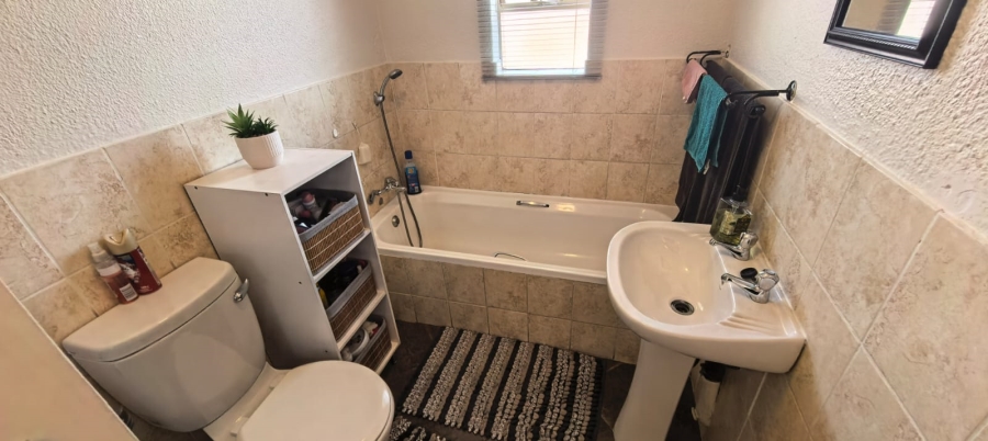 2 Bedroom Property for Sale in Halfway Gardens Gauteng