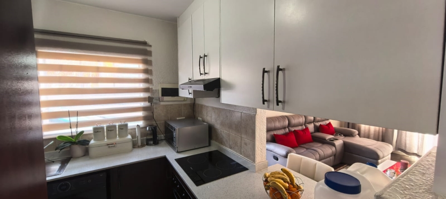 2 Bedroom Property for Sale in Halfway Gardens Gauteng