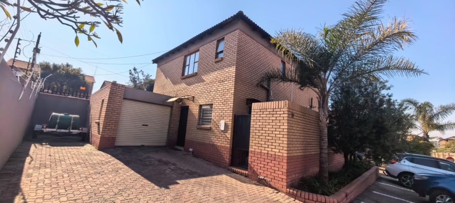 2 Bedroom Property for Sale in Halfway Gardens Gauteng