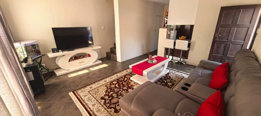 2 Bedroom Property for Sale in Halfway Gardens Gauteng