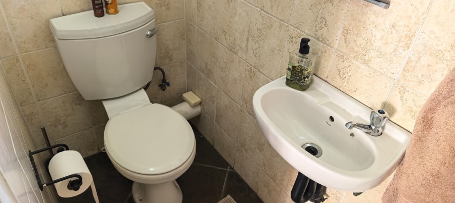 2 Bedroom Property for Sale in Halfway Gardens Gauteng