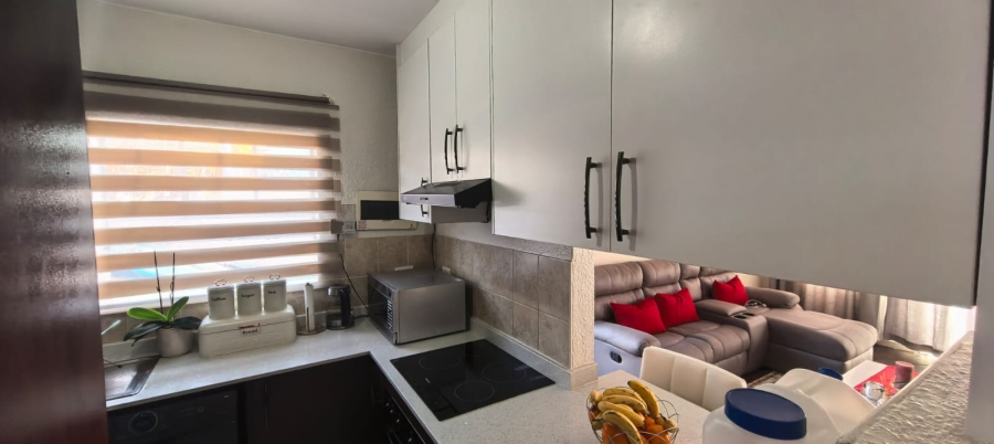 2 Bedroom Property for Sale in Halfway Gardens Gauteng