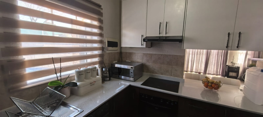 2 Bedroom Property for Sale in Halfway Gardens Gauteng