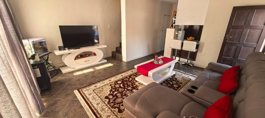 2 Bedroom Property for Sale in Halfway Gardens Gauteng