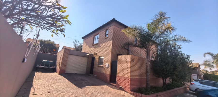 2 Bedroom Property for Sale in Halfway Gardens Gauteng