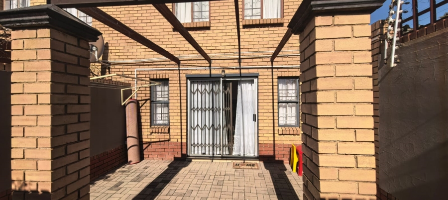 2 Bedroom Property for Sale in Halfway Gardens Gauteng
