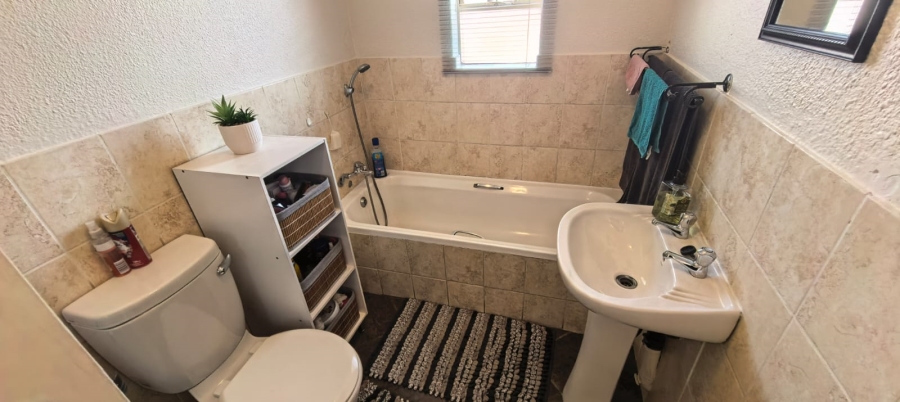 2 Bedroom Property for Sale in Halfway Gardens Gauteng