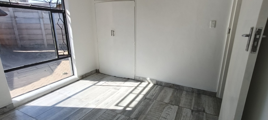 3 Bedroom Property for Sale in Bonaero Park Gauteng