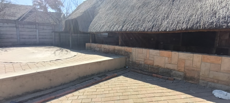 3 Bedroom Property for Sale in Bonaero Park Gauteng