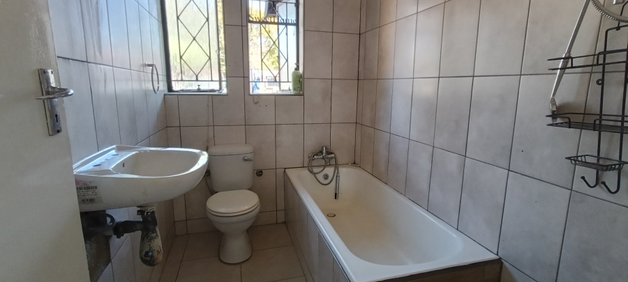 3 Bedroom Property for Sale in Bonaero Park Gauteng