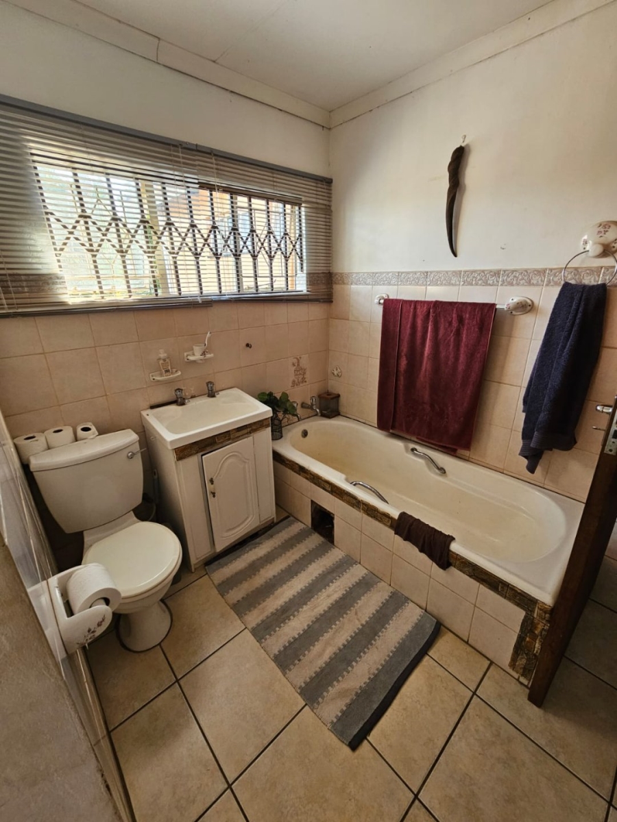 Commercial Property for Sale in Magaliesmoot AH Gauteng