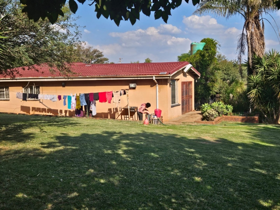 Commercial Property for Sale in Magaliesmoot AH Gauteng