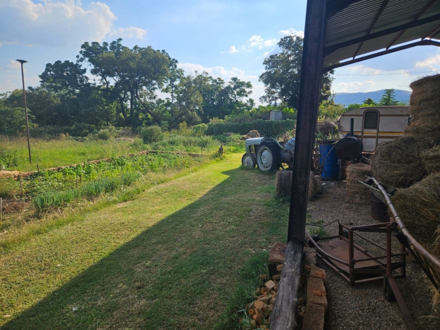 Commercial Property for Sale in Magaliesmoot AH Gauteng