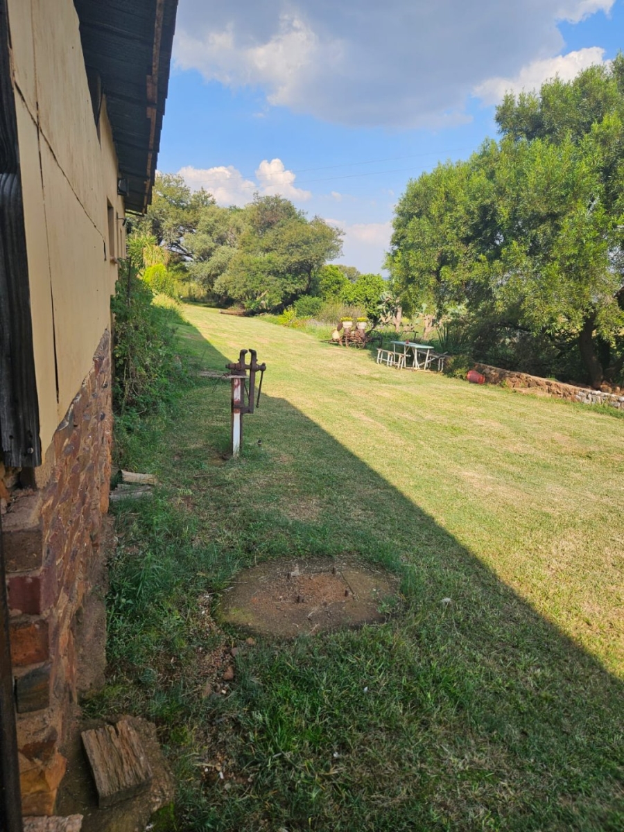 Commercial Property for Sale in Magaliesmoot AH Gauteng