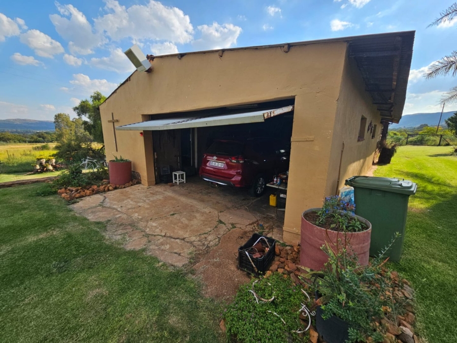 Commercial Property for Sale in Magaliesmoot AH Gauteng