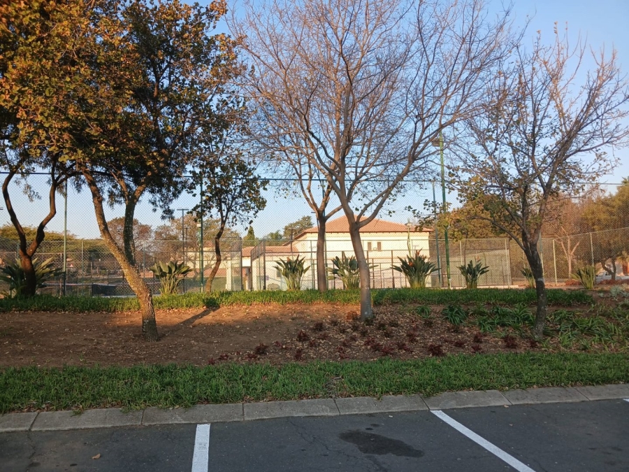 Commercial Property for Sale in Blue Valley Golf Estate Gauteng