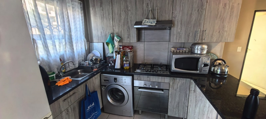 2 Bedroom Property for Sale in Glen Austin Gauteng