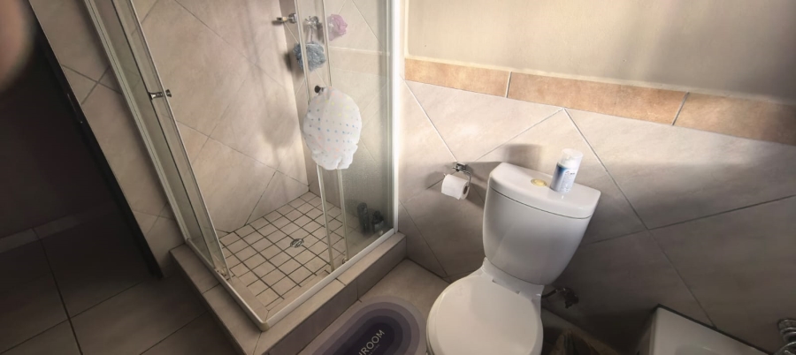 2 Bedroom Property for Sale in Glen Austin Gauteng