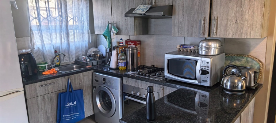 2 Bedroom Property for Sale in Glen Austin Gauteng