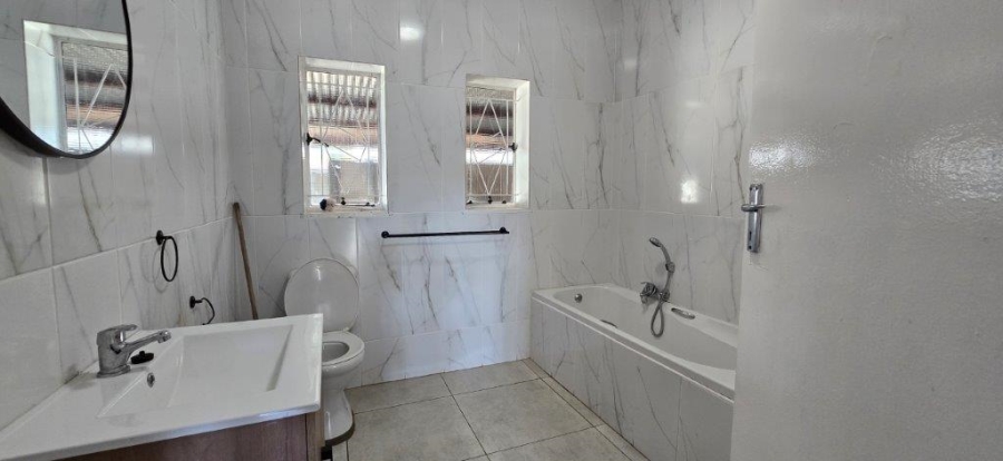 5 Bedroom Property for Sale in Proclamation Hill Gauteng