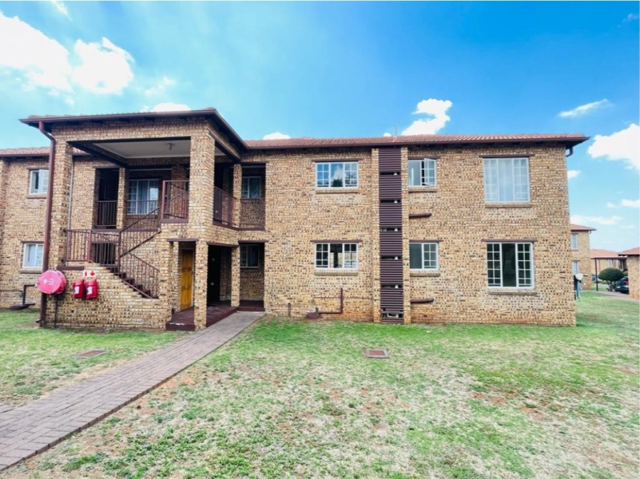 To Let 2 Bedroom Property for Rent in Erand Gardens Gauteng