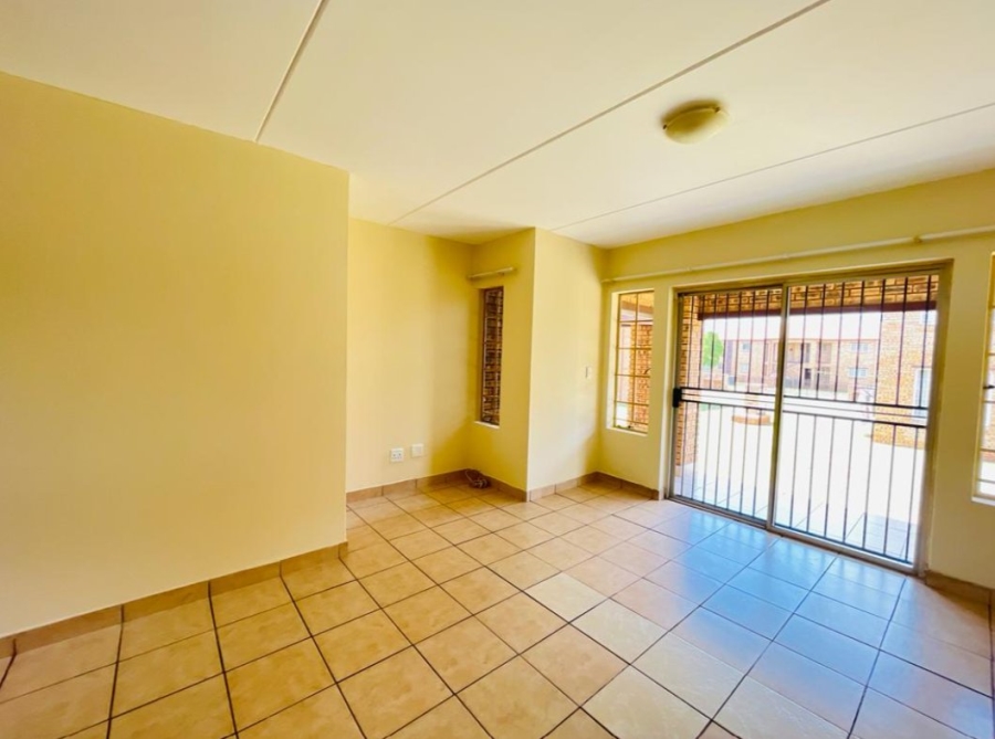 To Let 2 Bedroom Property for Rent in Erand Gardens Gauteng