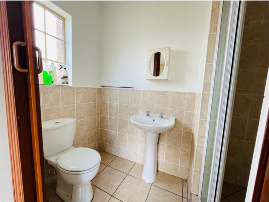 To Let 2 Bedroom Property for Rent in Erand Gardens Gauteng