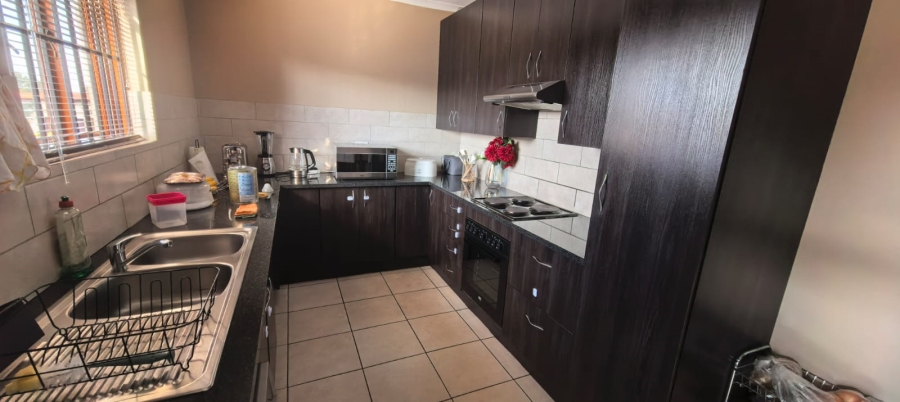 4 Bedroom Property for Sale in Noordwyk Gauteng