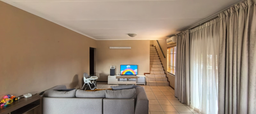 4 Bedroom Property for Sale in Noordwyk Gauteng