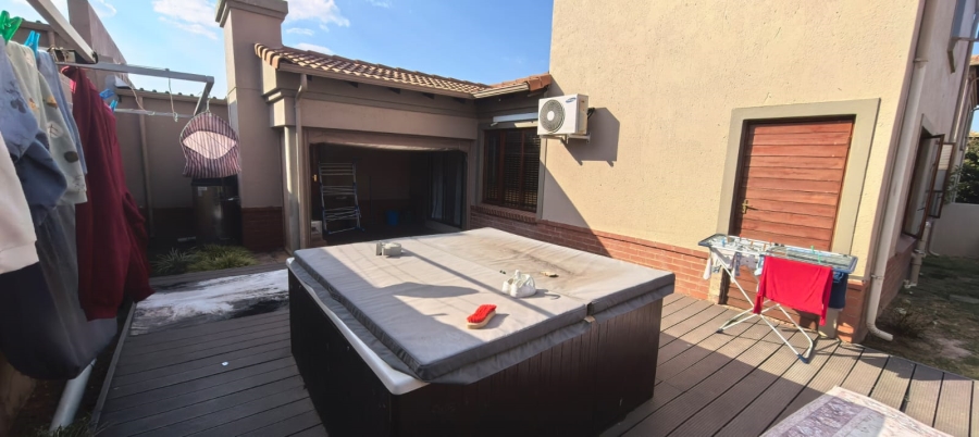 4 Bedroom Property for Sale in Noordwyk Gauteng
