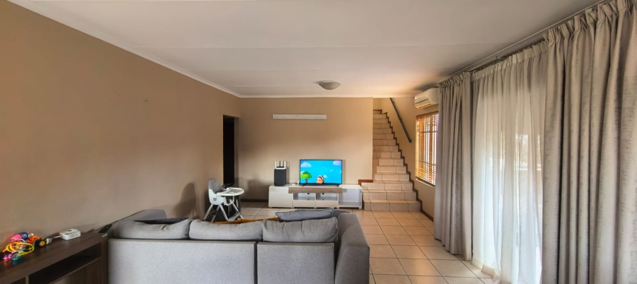 4 Bedroom Property for Sale in Noordwyk Gauteng