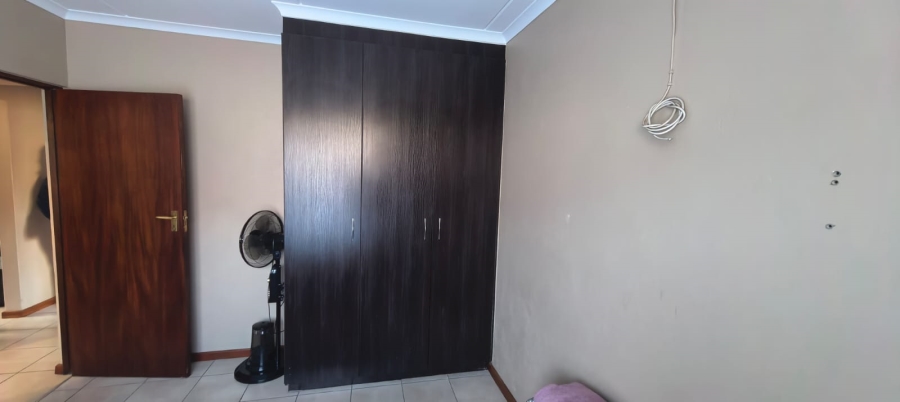 4 Bedroom Property for Sale in Noordwyk Gauteng