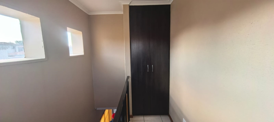 4 Bedroom Property for Sale in Noordwyk Gauteng