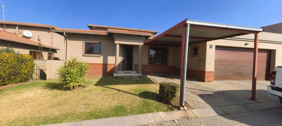 4 Bedroom Property for Sale in Noordwyk Gauteng
