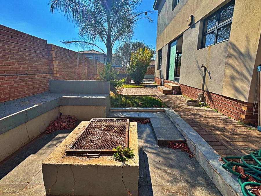 3 Bedroom Property for Sale in Thatchfield Ridge Gauteng