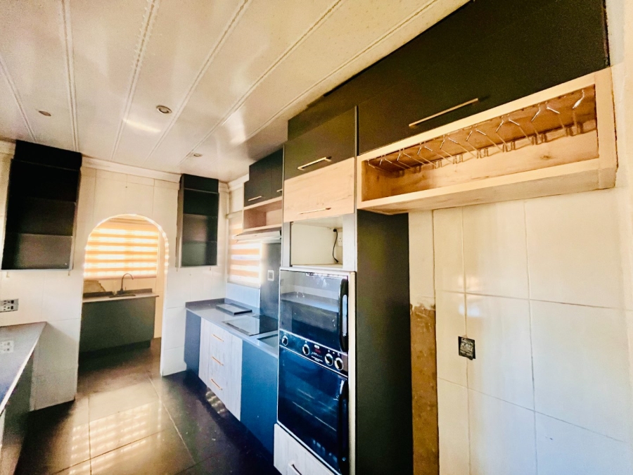 To Let 4 Bedroom Property for Rent in Mayberry Park Gauteng