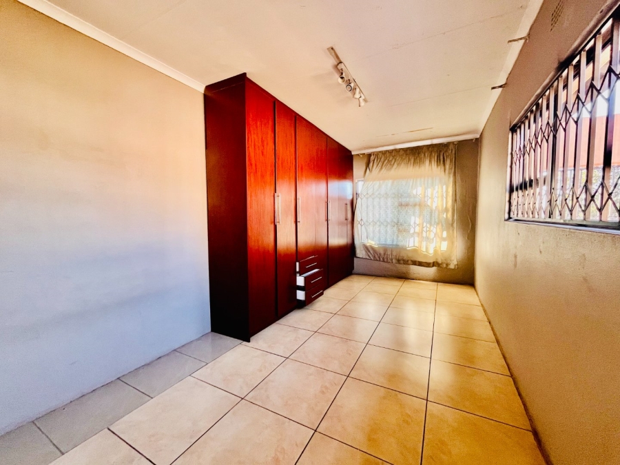 To Let 4 Bedroom Property for Rent in Mayberry Park Gauteng