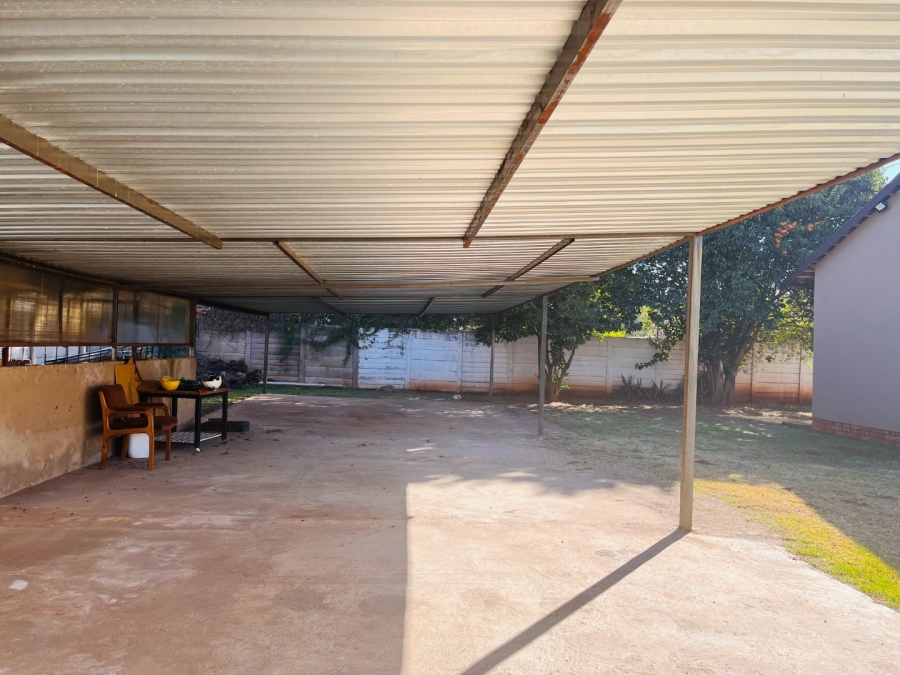 To Let 4 Bedroom Property for Rent in Mayberry Park Gauteng