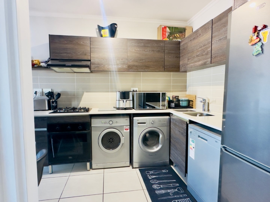 1 Bedroom Property for Sale in Olivedale Gauteng