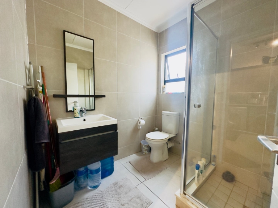 1 Bedroom Property for Sale in Olivedale Gauteng