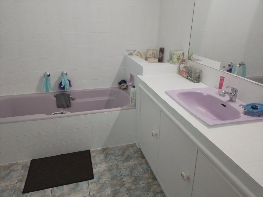 4 Bedroom Property for Sale in Edelweiss Gauteng