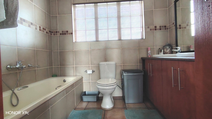 Commercial Property for Sale in Glen Donald A H Gauteng