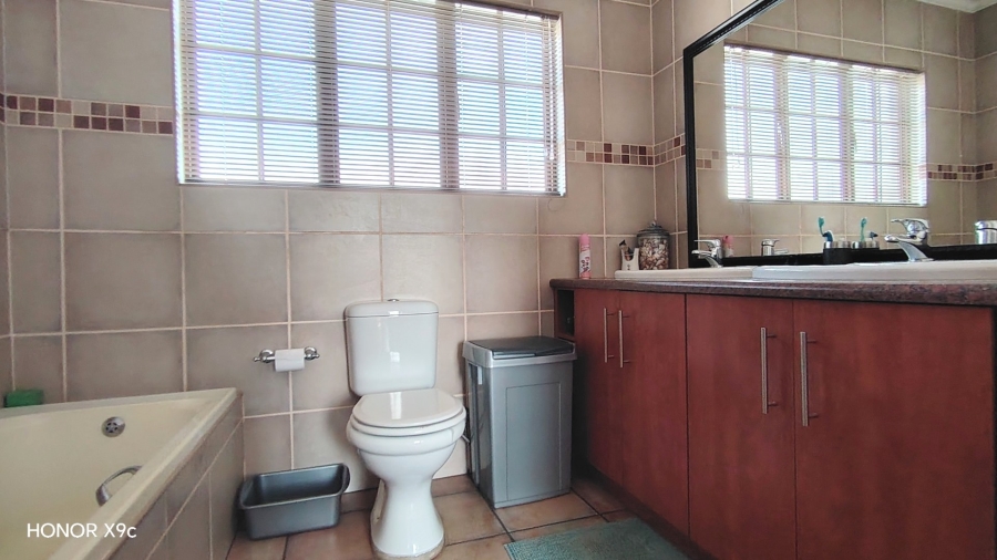 Commercial Property for Sale in Glen Donald A H Gauteng