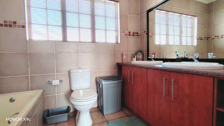 Commercial Property for Sale in Glen Donald A H Gauteng